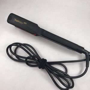 Thairapy 365 Wet or Dry Flat Iron Model 1205689 1.5”